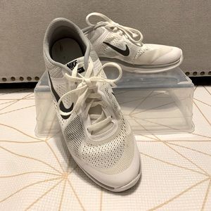 Women’s Nike sneakers